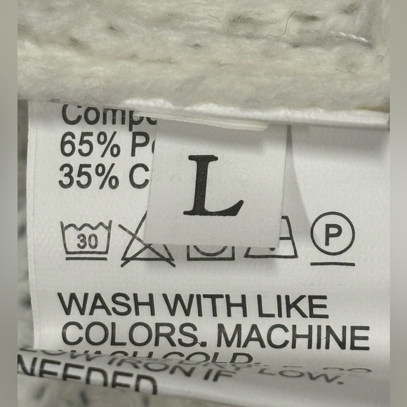 Classic Black & White Tweed Light Tuttle Neck Weight Sweater - Picture 3 of 4